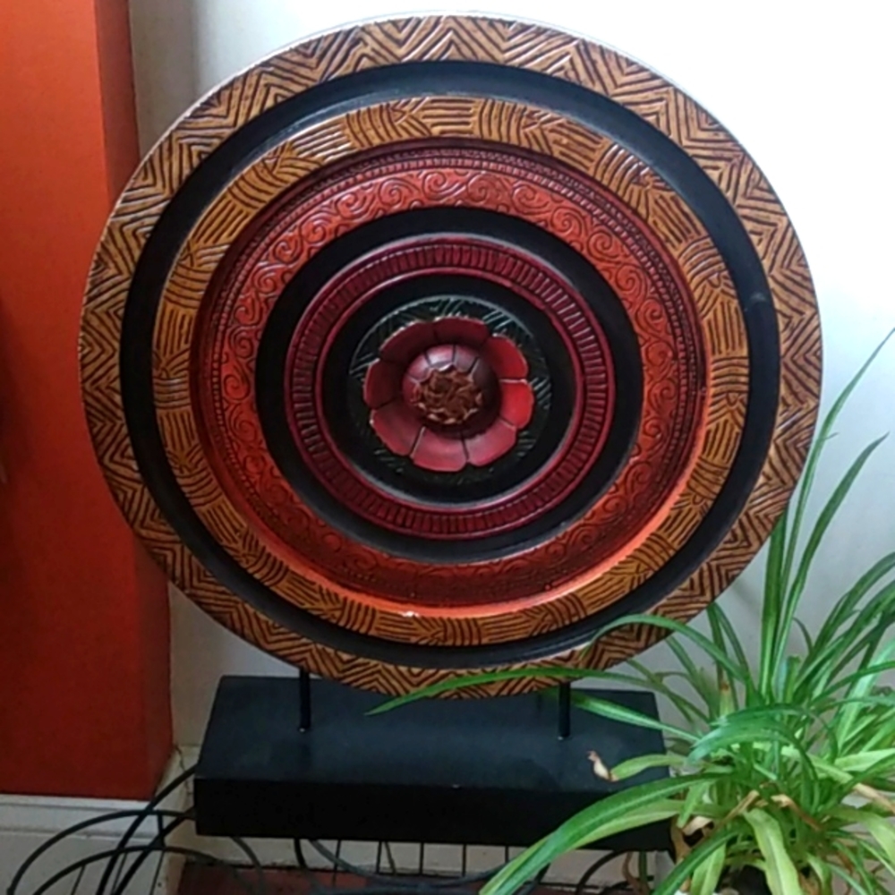 Wooden flower circle stand for a table